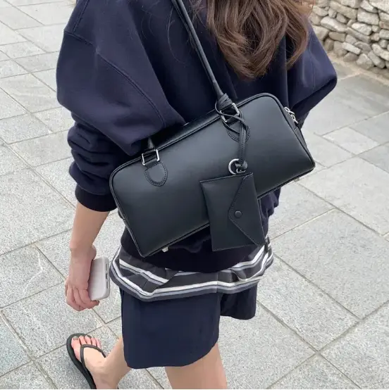 가볍고 귀엽게, 매일 손이 가는 데일리 숄더백!